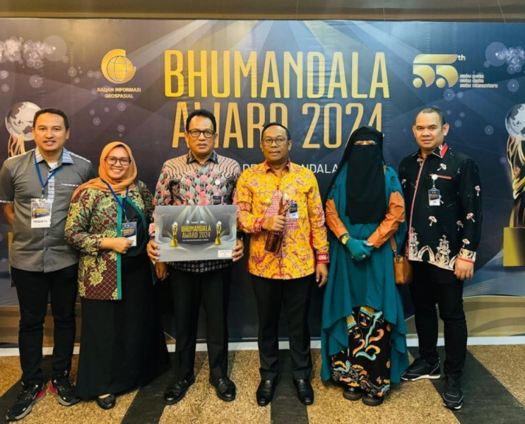 Pj Gubri Terima Penghargaan Bhumandala Award 2024 Kategori Provinsi Kinerja Sampul Jaringan IG