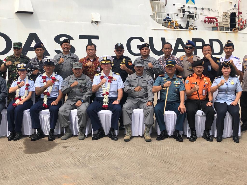 Kapal USCG Cutter Stratton Disambut di Batu Ampar, Batam