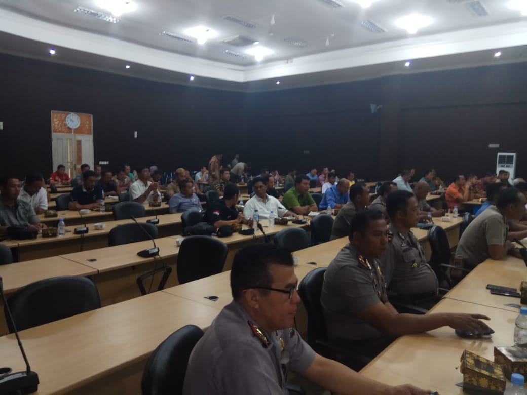 Bahaya Karhutla Bupati Pelalawan Rapat Koordinasi Beserta Perusahaan Perkebunan dan Kehutanan
