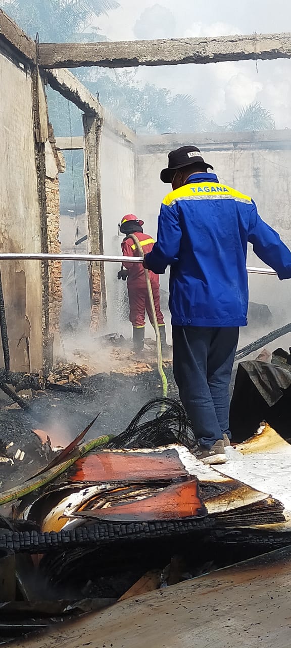 Tiga Unit Ruko Terbakar di Pangkalan Kerinci, Kerugian Ditaksir Rp600 Juta
