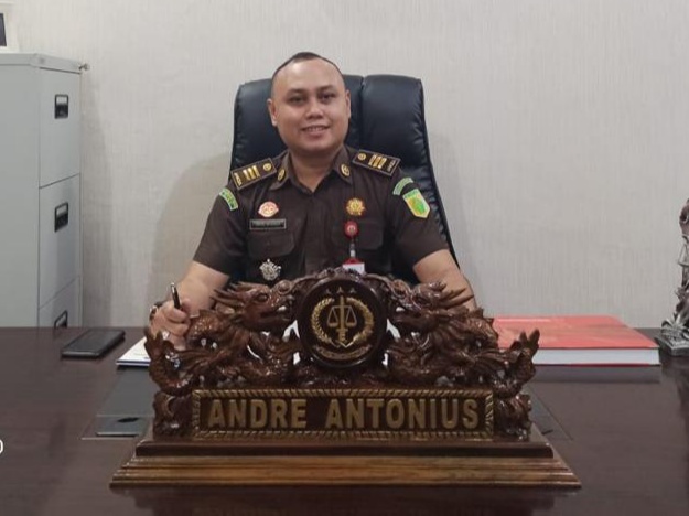 Kejari Pelalawan Tetapkan HU sebagai Tersangka Tipikor