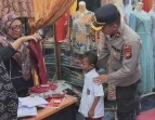 Seragam Lusuh Murid SD di Dumai Jadi Perhatian Polisi, Kapolsek Dumai Timur Belikan Perlengkapan Sekolah Baru