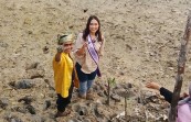 PLN Nusantara Power UP Tenayan Bersama Puteri Indonesia Riau Tanam Mangrove dalam Rangka Semangat HPN