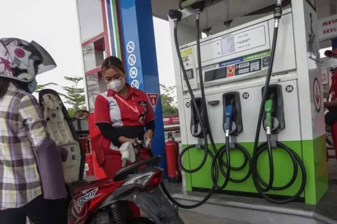 RESMI: Harga Pertalite, Solar & Pertamax Naik, Berlaku Mulai 14.30 WIB
