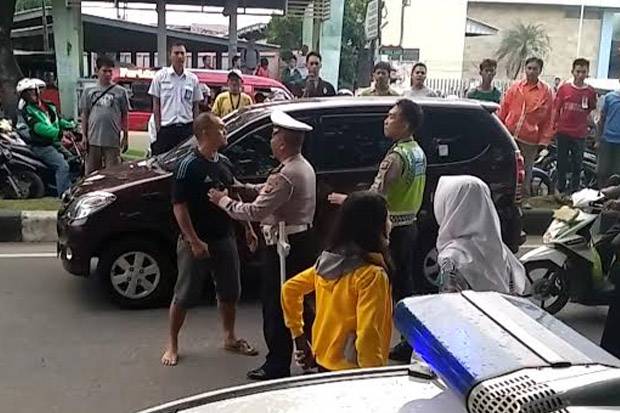 Oknum TNI Tonjok Polisi Lalu Lintas, Marah Kena Tilang
