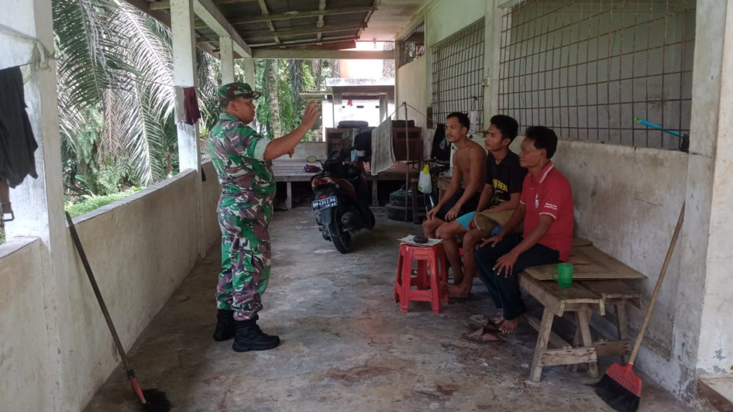Sosialisasi dan Patroli Guna Cegah Karhutla Oleh Sertu Sareh