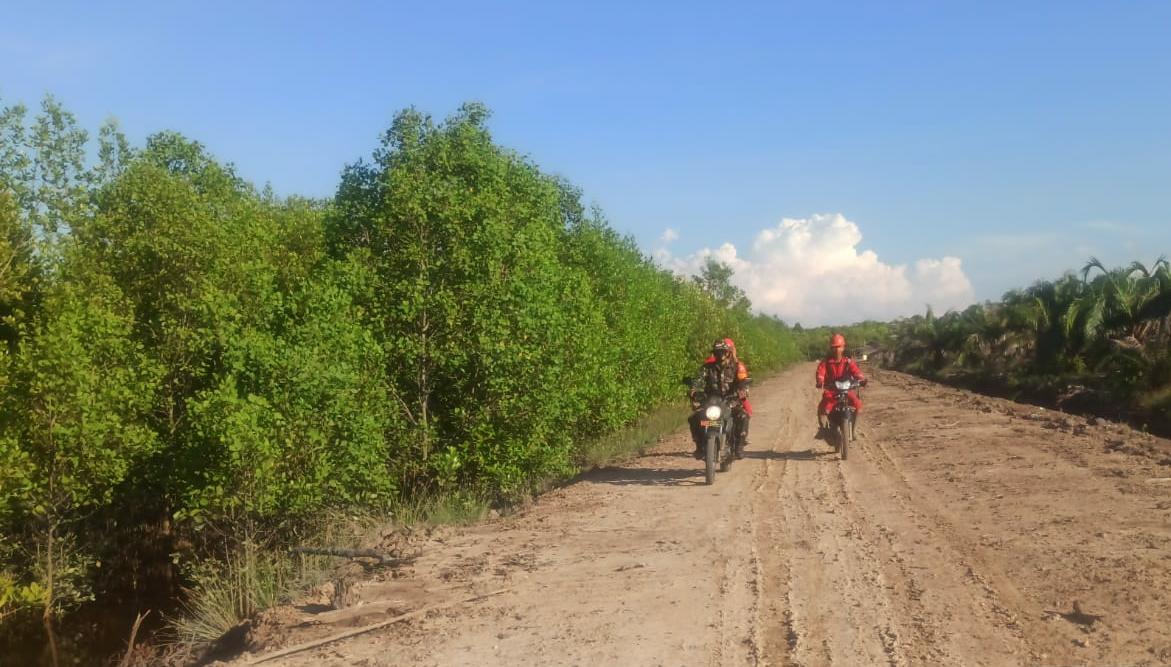 Babinsa dan PT RUJ Laksanakan Patroli Cegah Karhutla