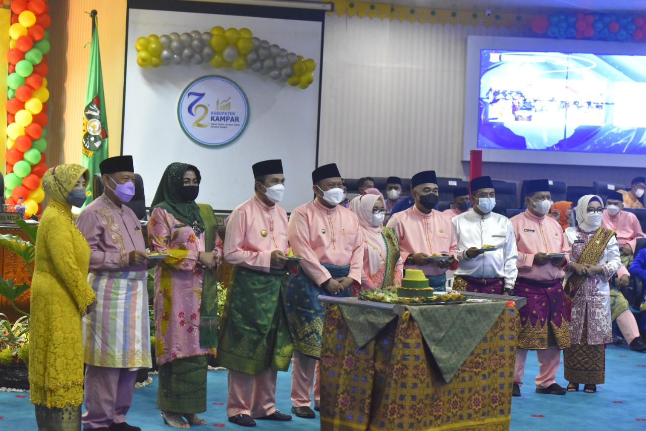 Puncak Hut Kampar Ke-72, Gubernur Riau dan Saleh Djasit Apresiasi Kemajuan Kampar