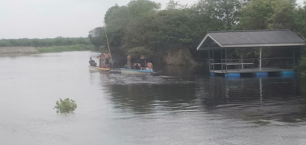 Pelajar SMK Negeri 2 Pinggir Tenggelam di Sungai Tepian Batang Muandau Desa Balai Pungut