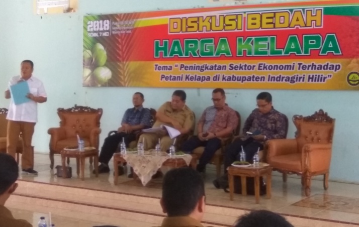 Asisten II Setda Inhil Hadiri Diskusi Bedah Harga Kelapa
