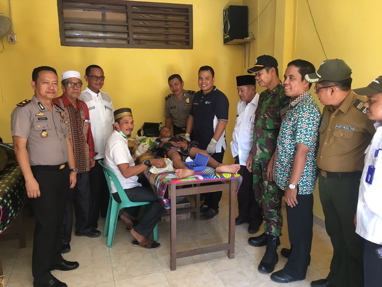 Meriahkan HUT Bhayangkara Ke-71, Polsek Kateman Gelar Sunatan Massal