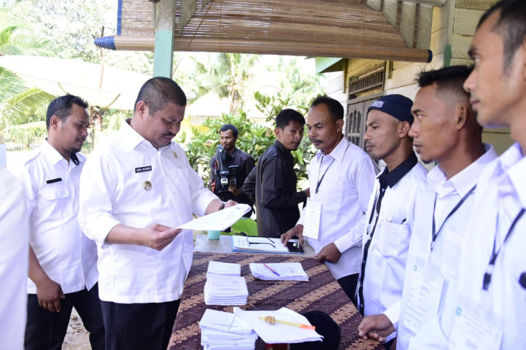 Bupati Bengkalis Tinjau Pelaksanaan Pilkades