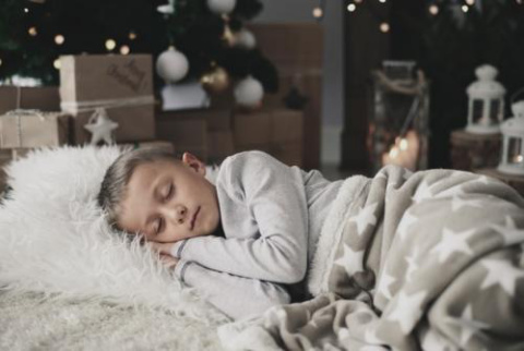 Tidur dengan Lampu Redup, Terungkap 3 Manfaatnya yang Luar Biasa Besar!