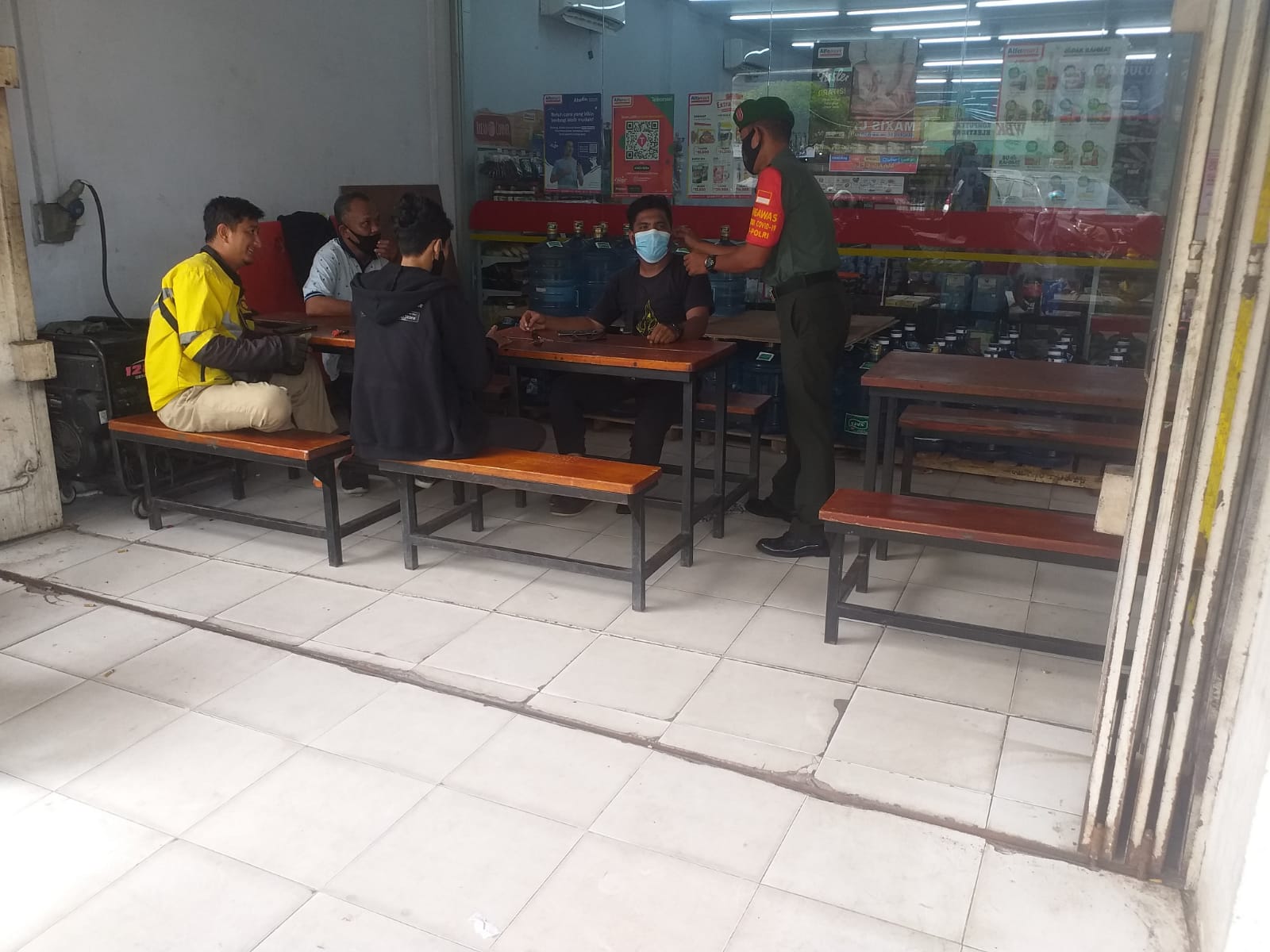 Sertu Sugianto Tetap Laksanakan Sosialisasi Pencegahan Covid-19