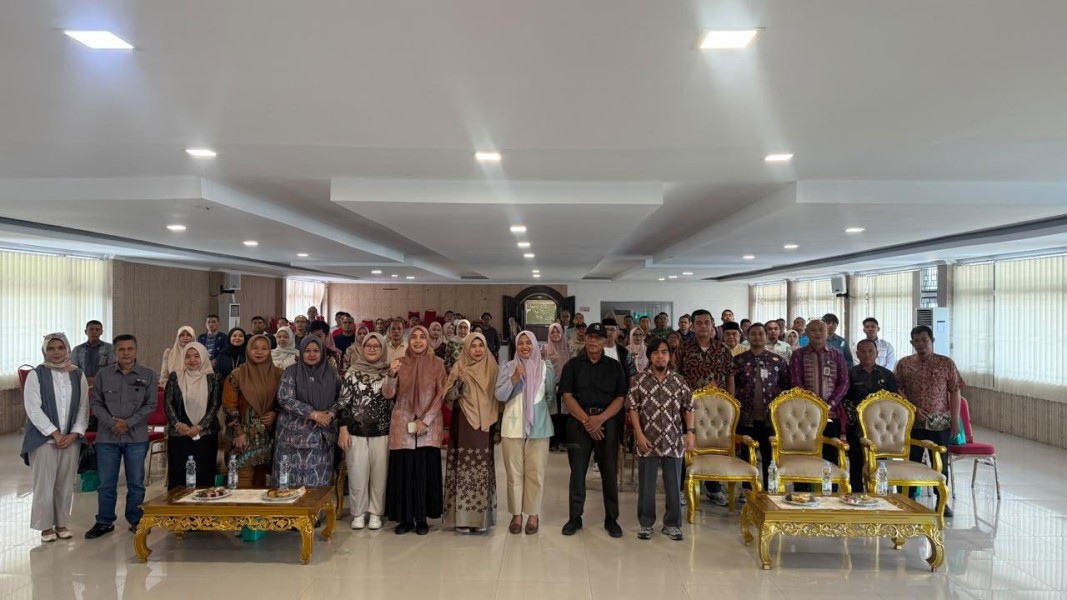PLN NP UP Tenayan Dorong Semangat Gotong Royong melalui Program Kampung Iklim dalam Rangka Hari Kesaktian Pancasila