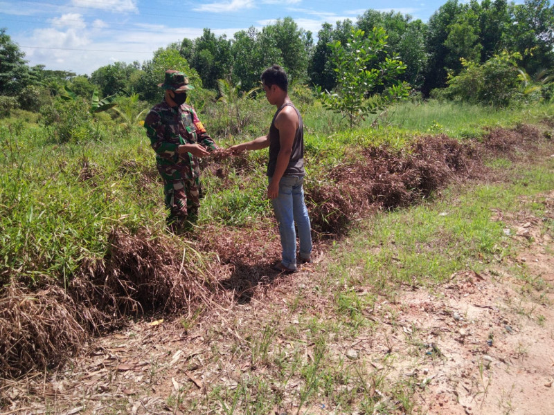 Sertu Sugianto Berikan Edukasi Terkait Pencegahan Karhutla