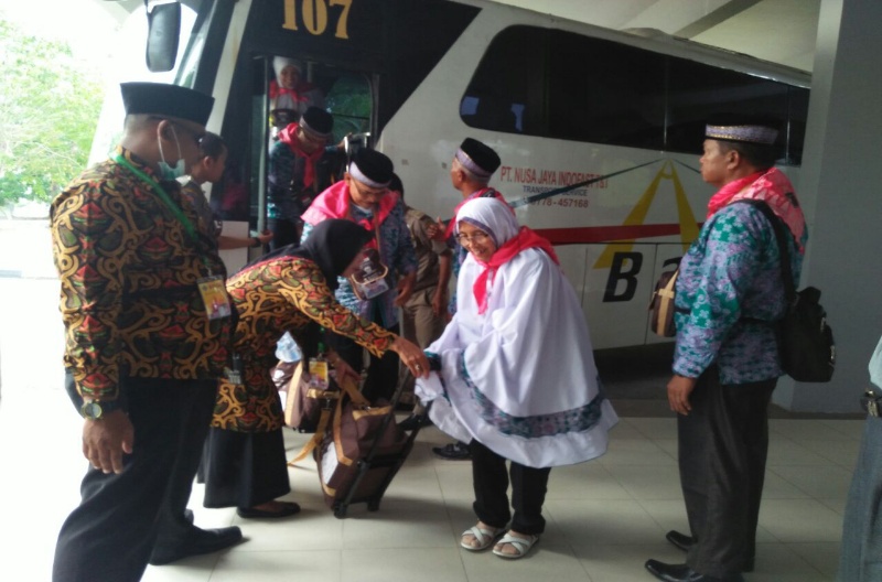 Sebanyak 207 JCH asal Kecamatan Mandau sudah tiba di embarkasi Batam