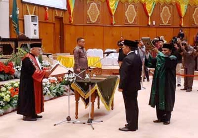 Asri Auzar Jabat Waka DPRD Riau dari Fraksi Demokrat