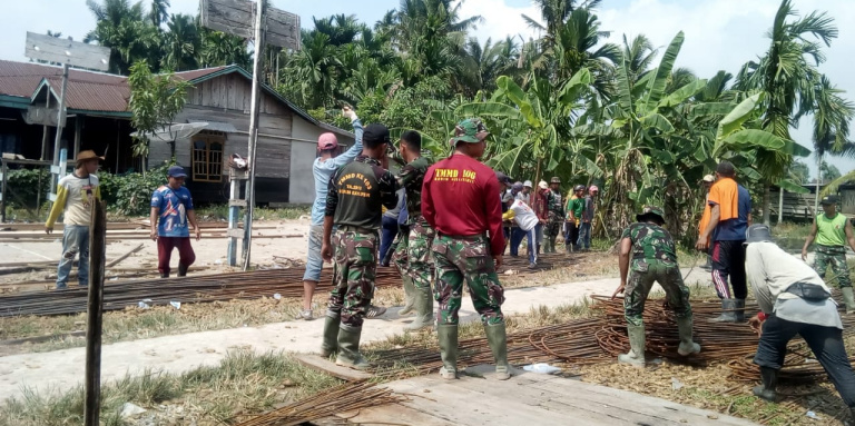 Sasaran Pembuatan Jembatan TMMD ke-106 Desa Seberang Sanglar Harus Capai 30 Persen