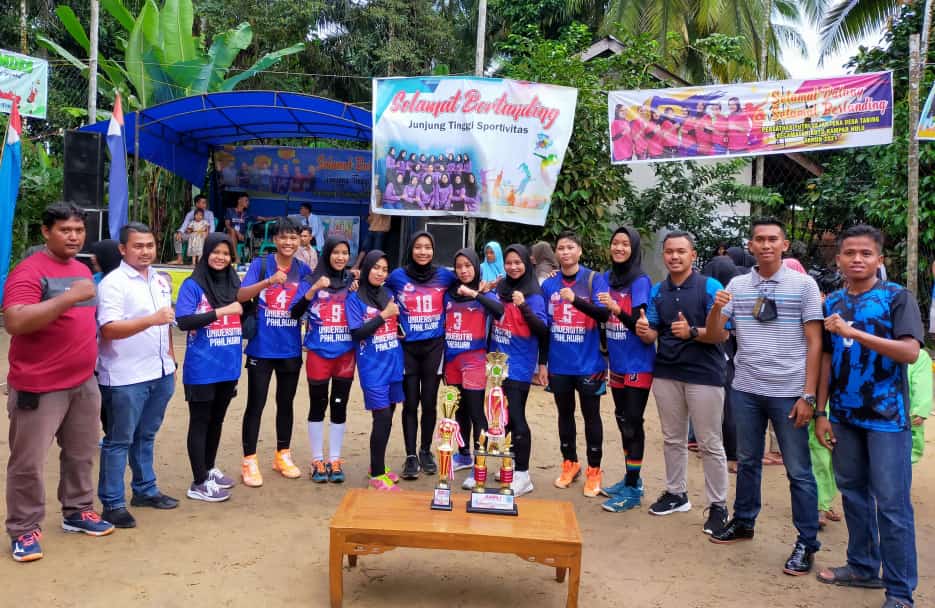 Tim Bola Voli Putri Universitas Pahlawan Menang Telak Atas tuan Rumah Di Partai Final Open Turnamen