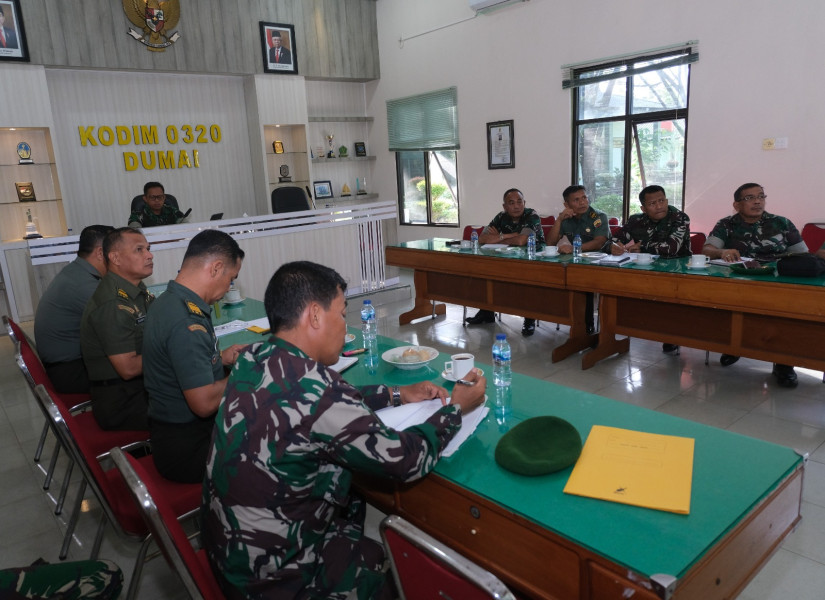 Dandim 0320/Dumai dan Personil Ikuti Vidcon Bersama Danrem 031/WB