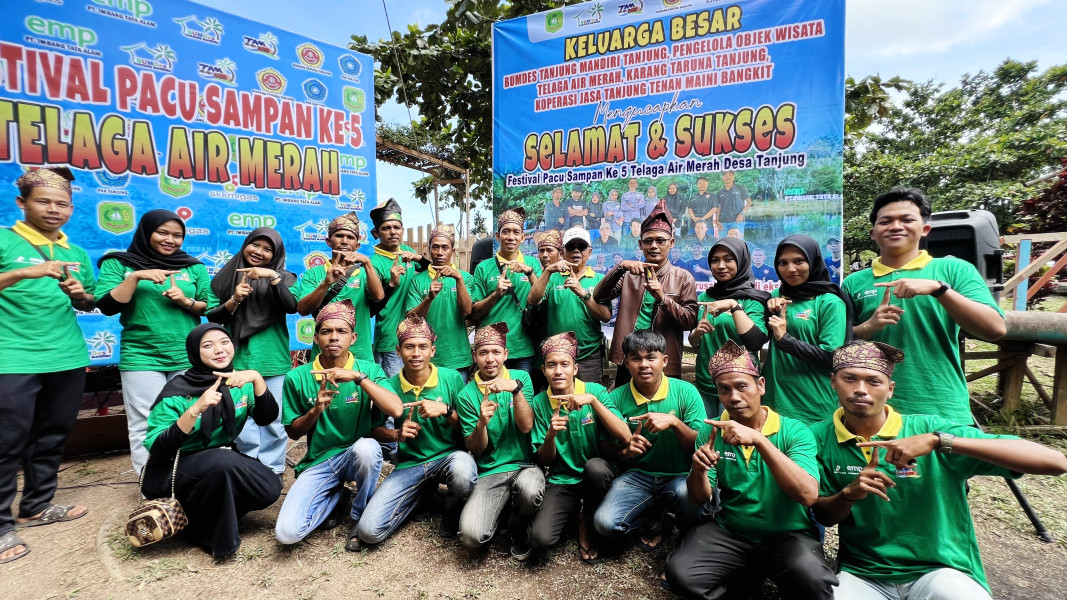 Festival Pacu Sampan Telaga Air Merah ke-V Resmi Dibuka Plt Bupati Meranti