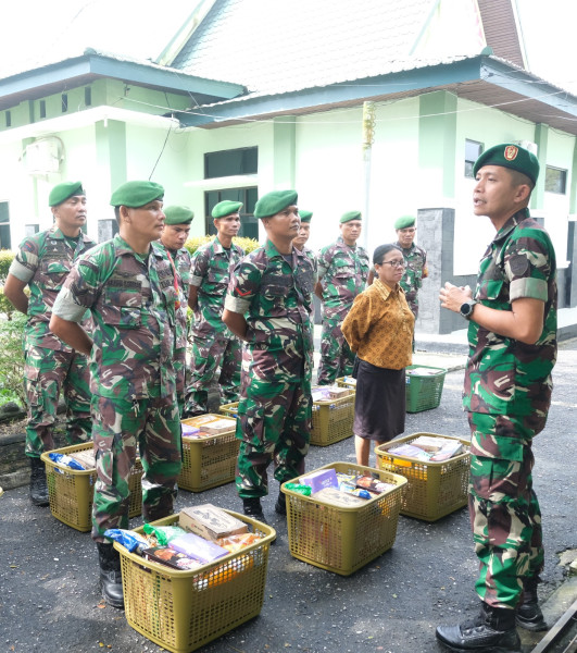 Suka Cita Menyambut Natal dan Tahun Baru 2024, Kodim 0320/Dumai Serahkan Bingkisan