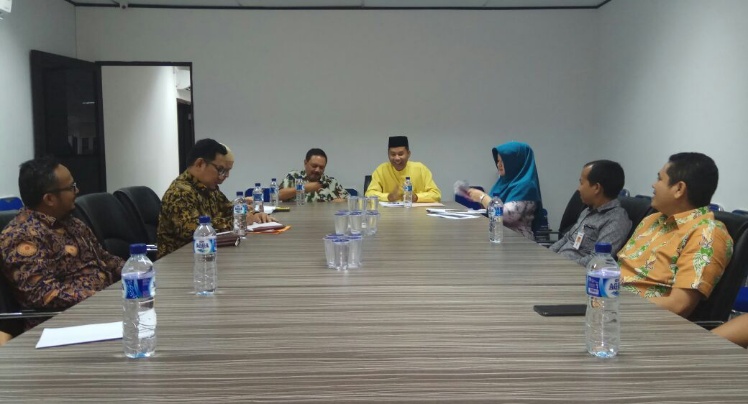 Ke Batam. Bersama Bank Riau Kepri, Pemkab Inhil Bahas Masalah Implementasi Transaksi Non Tunai