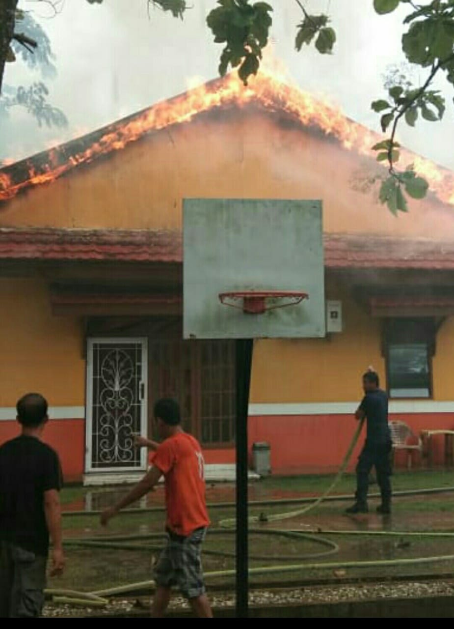 Rumah Dinas Asisten I Setdakab Pelelawan Terbakar