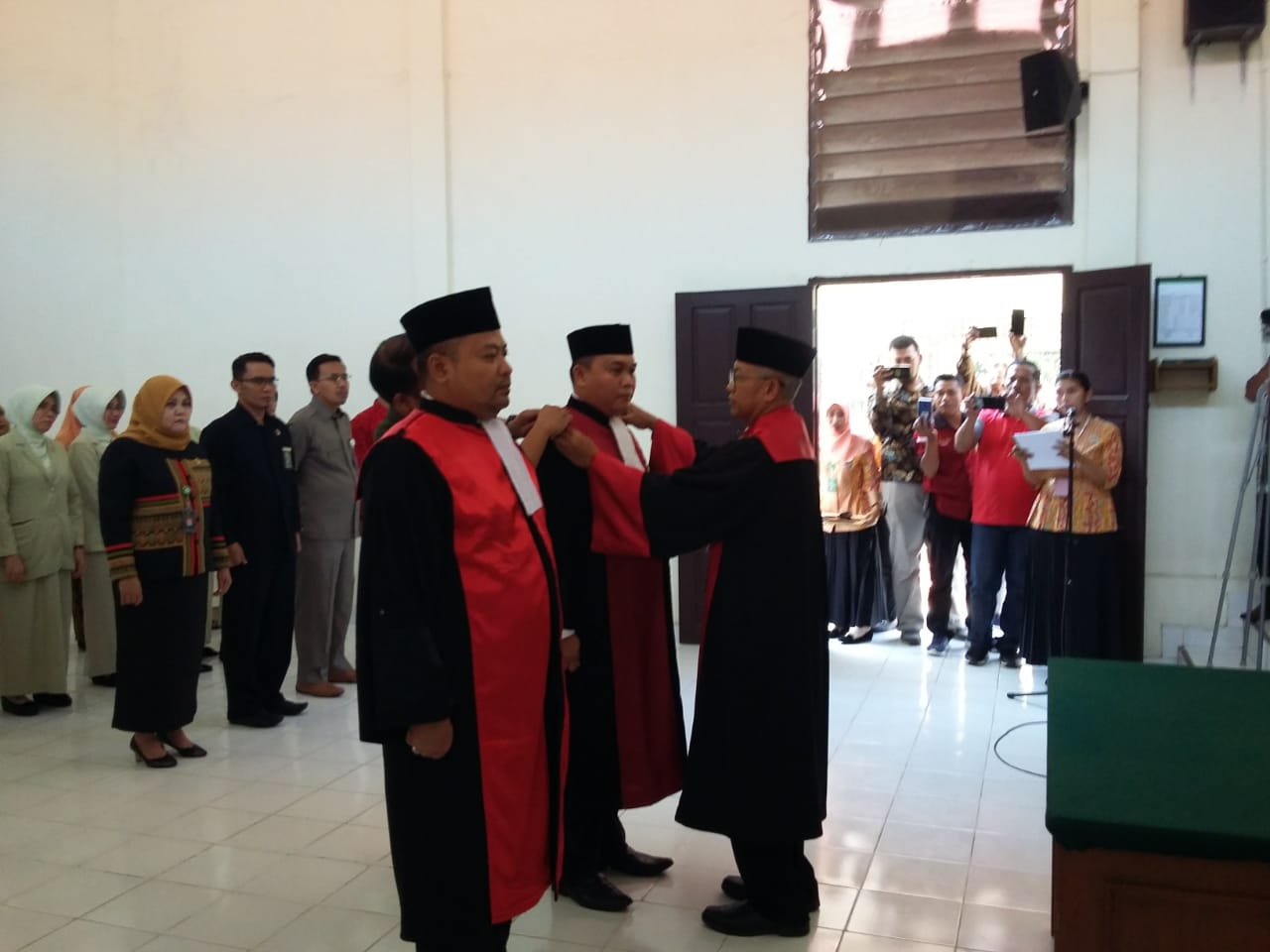 Ketua PT Riau, Lantik Ketua PN Rohil Andry Simbolon Di PN Rohil