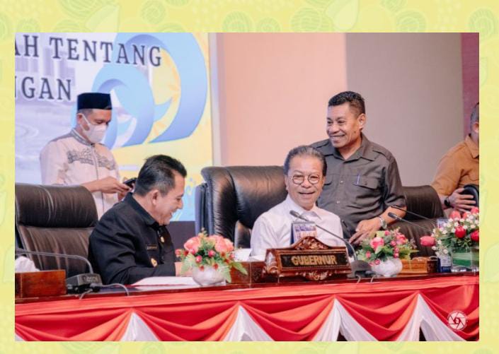 Rapat paripurna DPRD provinsi pandangan umum fraksi fraksi