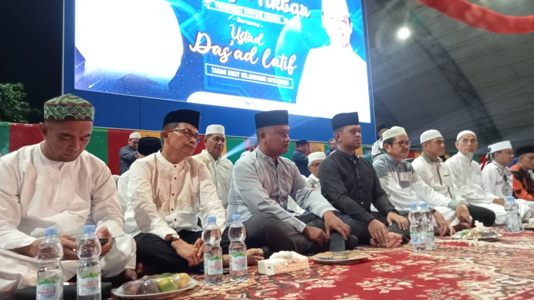 Bersama Ribuan Masyarakat, Dandim 0320/Dumai Hadiri Tabligh Akbar Ustadz Das'ad Latif