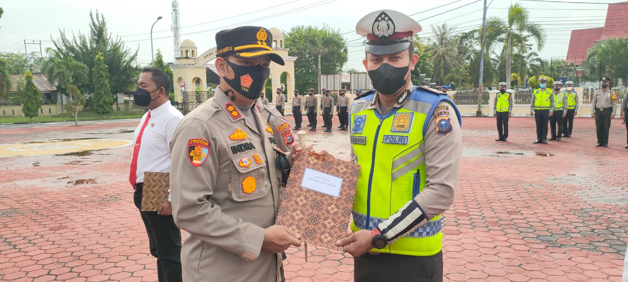 Personil Polres Bengkalis Terima Penghargaan