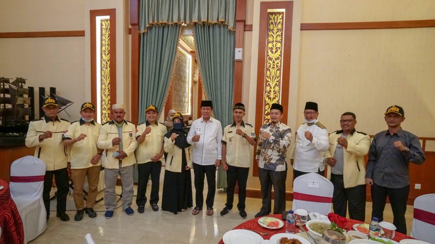 Isdianto Tutup Rakerda I APDESI Provinsi Kepri