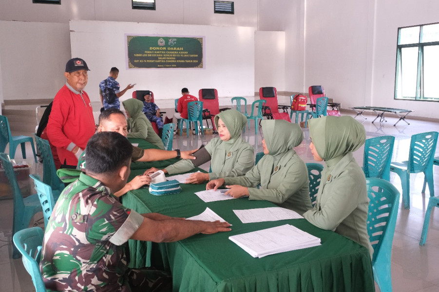 Letkol Inf Antony Tri Wibowo Mendukung Kegiatan Donor Darah Persit KCK Cabang LXXV Dumai