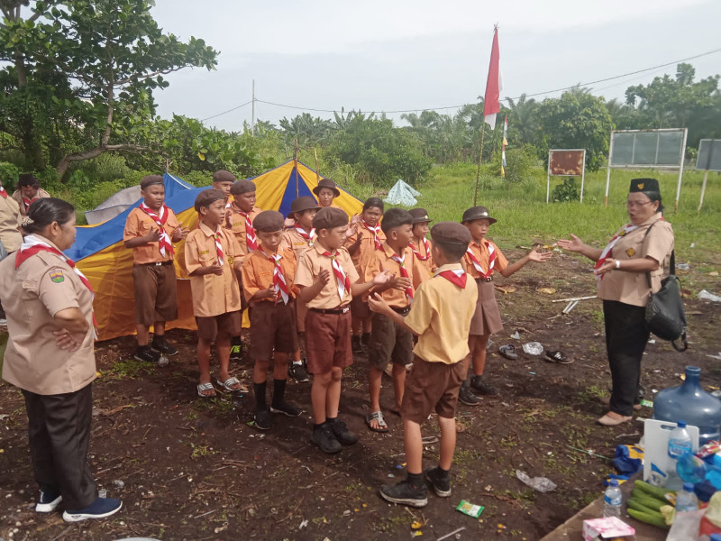 Camat Palika Suwarno S.Kom Buka Secara Resmi Perkemahan Akbar Sempena HUT Pramuka ke- 62