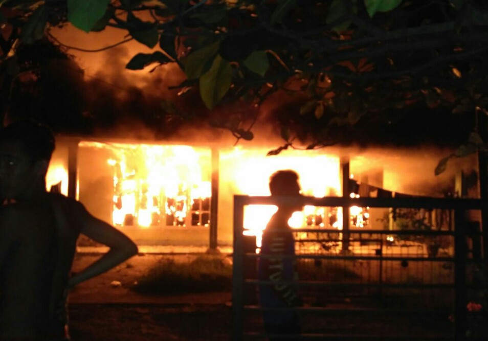 BREAKING NEWS, Rumah Warga di Tanjung Harapan Tembilahan Kebakaran