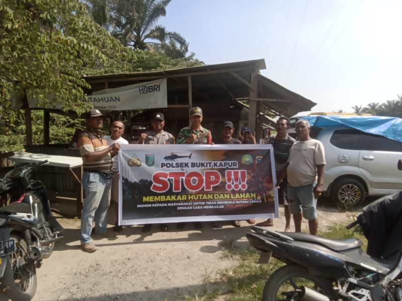 Serka Tomy Mike Berikan Edukasi Kepada Masyarakat Guna Mencegah Karhutla