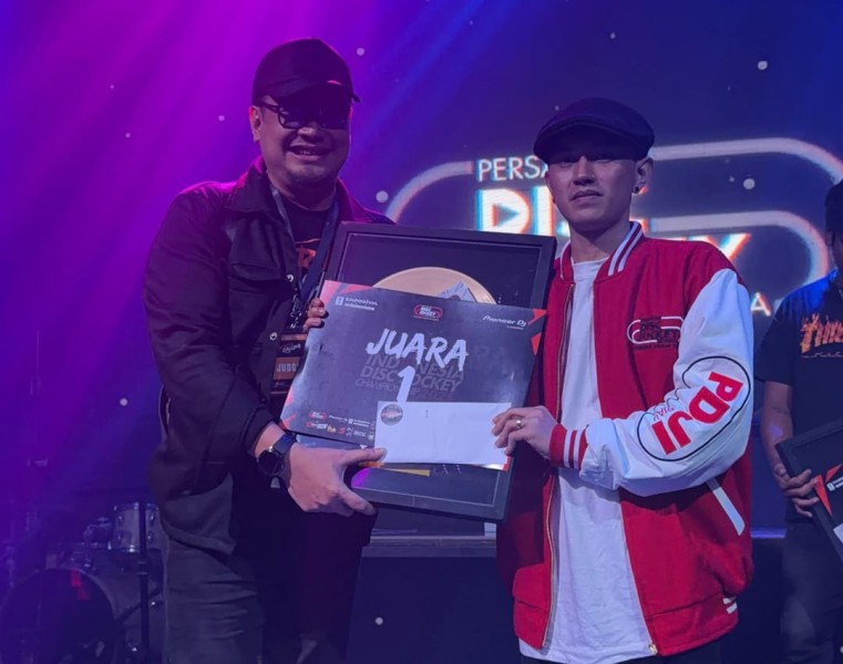Bersaing dengan DJ-DJ Terbaik se Nusantara, DJ NTZ Dari Riau Raih Juara 1