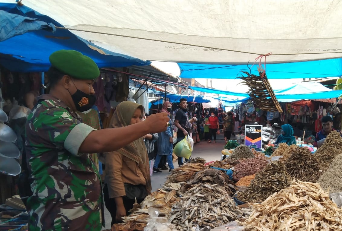 Serda Haramaini Datangi Pasar Tradisional