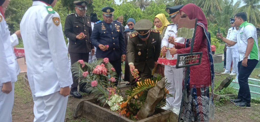 Komandan Koramil 06/Merbau Hadiri Upacara Tabur Bunga Dalam Peringatan HUT RI Ke-78 Tahun 2023