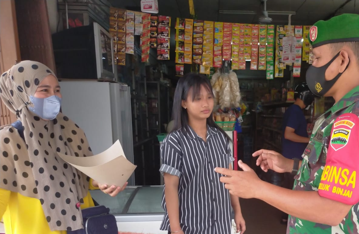 Sertu Arjuna Endar Babinsa Kelurahan Teluk Binjai, Berharap Masyarakat Jangan Takut Divaksin