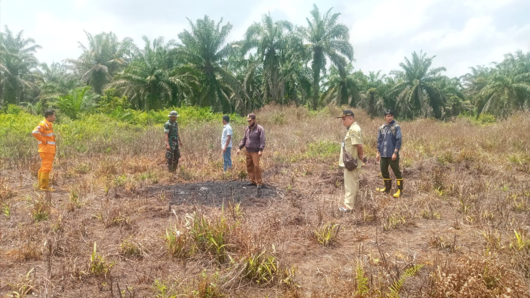 Jaga Lingkungan Dari Karhutla, Serda Sugianto Laksanakan Monitoring
