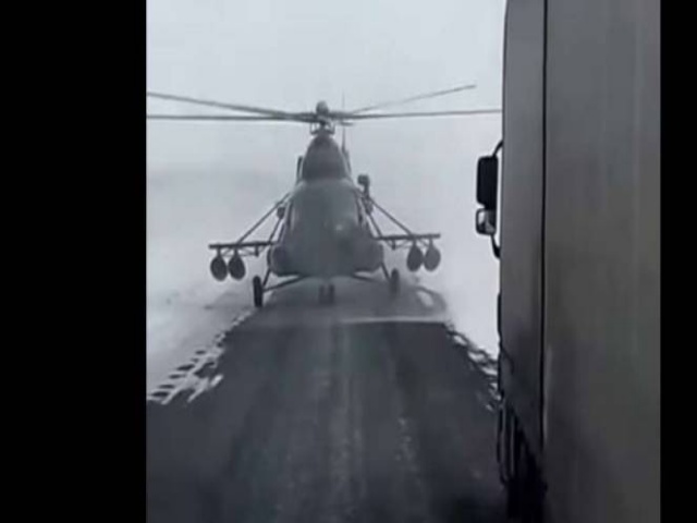 Helikopter Militer Mendarat Darurat untuk Tanya Jalan