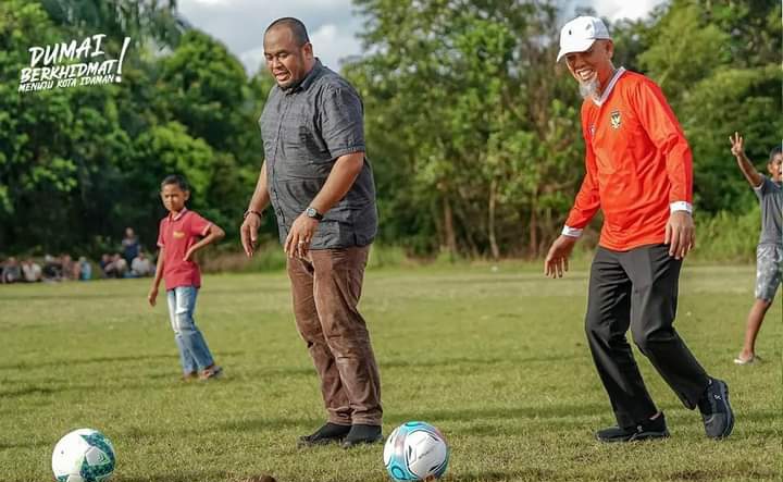 Wako Dumai Buka Turnamen Sepakbola se Kecamatan Medang Kampai