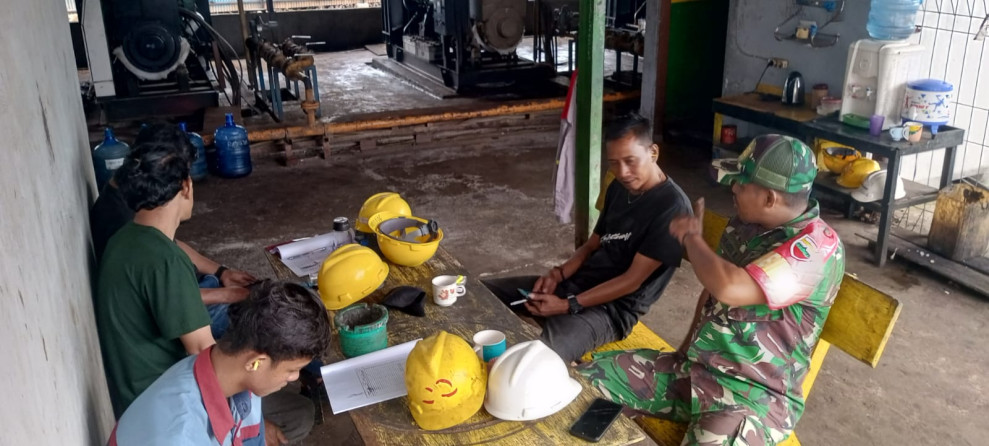 Babinsa Koramil 06/Merbau Tingkatkan Sinergitas Lewat Komsos di Kampung Pancasila