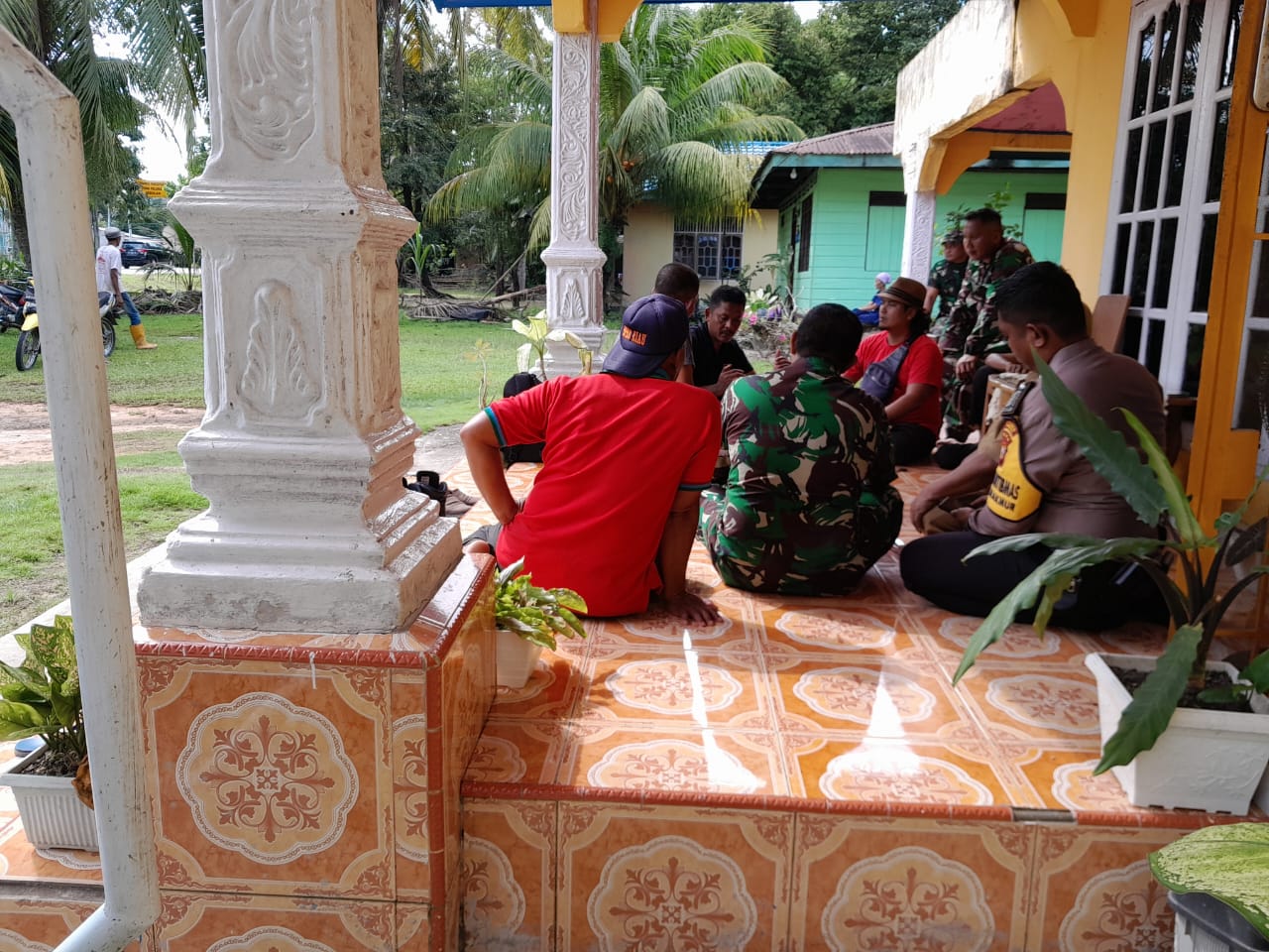 Babinsa Hadiri Perundingan Perdamaian Antara Supir Truk dan Warga