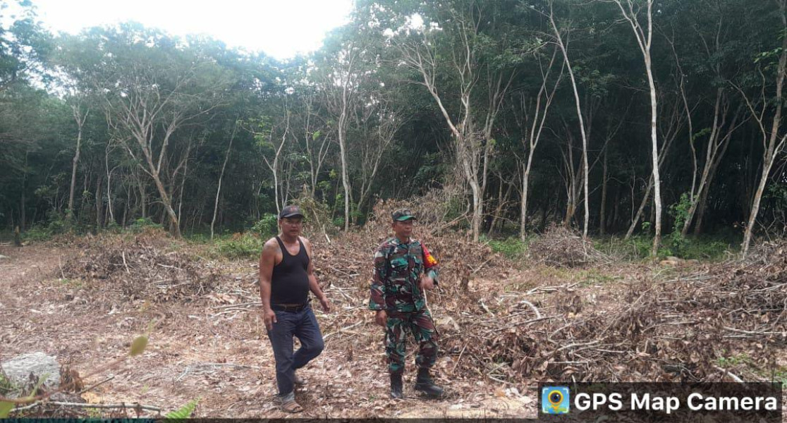 Selalu Babinsa, Serka Aslim Lubis Laksanakan Patroli Cegah Karhutla