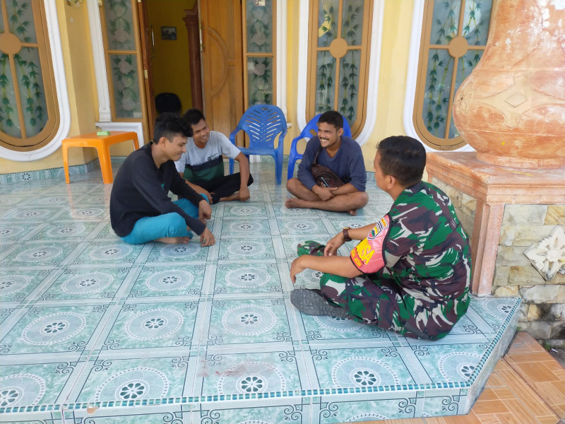 Laksanakan Komsos, Ini Pesan Serda Iwan Sahputra