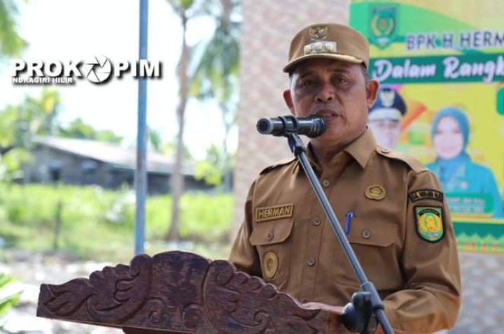 Pj Bupati Herman Resmikan Gedung Kantor Camat Belengkong